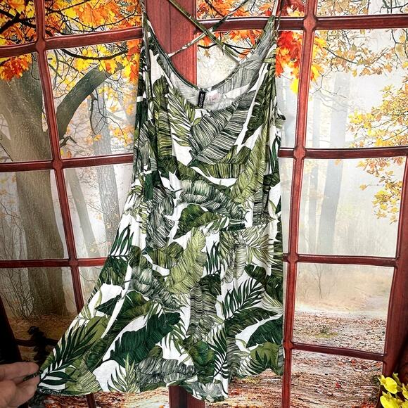 H&M Shorts One Piece Divided Palm Leaf Print Romper - size L - Picture 10 of 15